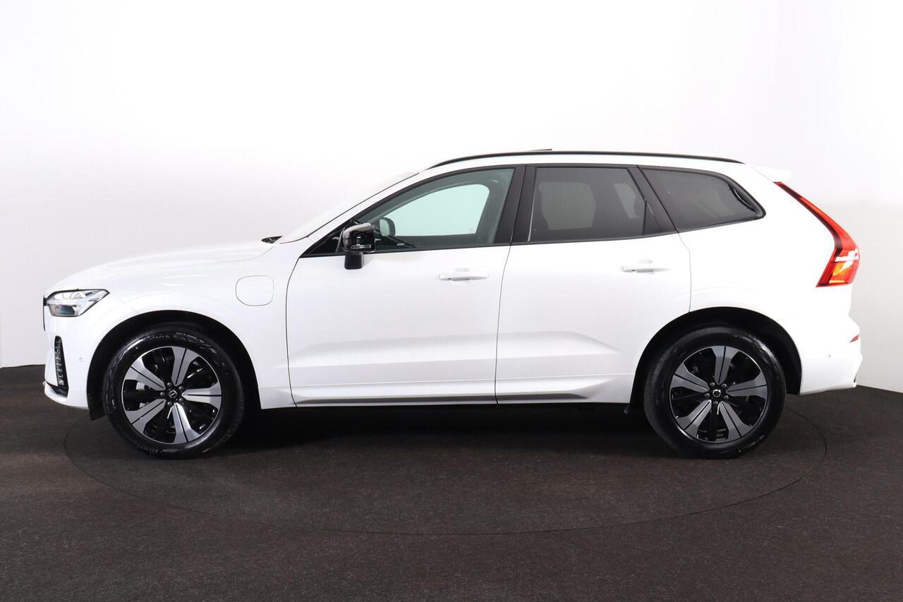 Volvo XC60 T6 Recharge AWD Plus Dark - Panorama/schuifdak - IntelliSafe Assist & Surround - 360º Camera - Verwarmde voorstoelen, stuur & achterbank - Parkeersensoren voor & achter - Elektr. bedienb. voorstoelen met geheugen - Head up display - Draadloze tel. lader -