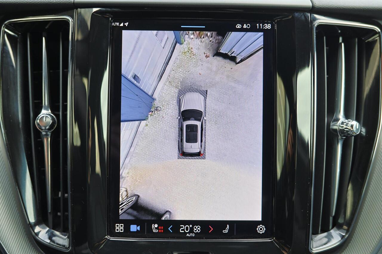 Volvo XC60 T8 Recharge AWD Plus Black Edition - Panorama/schuifdak - IntelliSafe Assist & Surround - 360º Camera - Harman/Kardon audio - Adaptieve LED koplampen - Verwarmde voorstoelen, stuur & achterbank - Parkeersensoren voor & achter - Elektr. bedienb. voorstoele