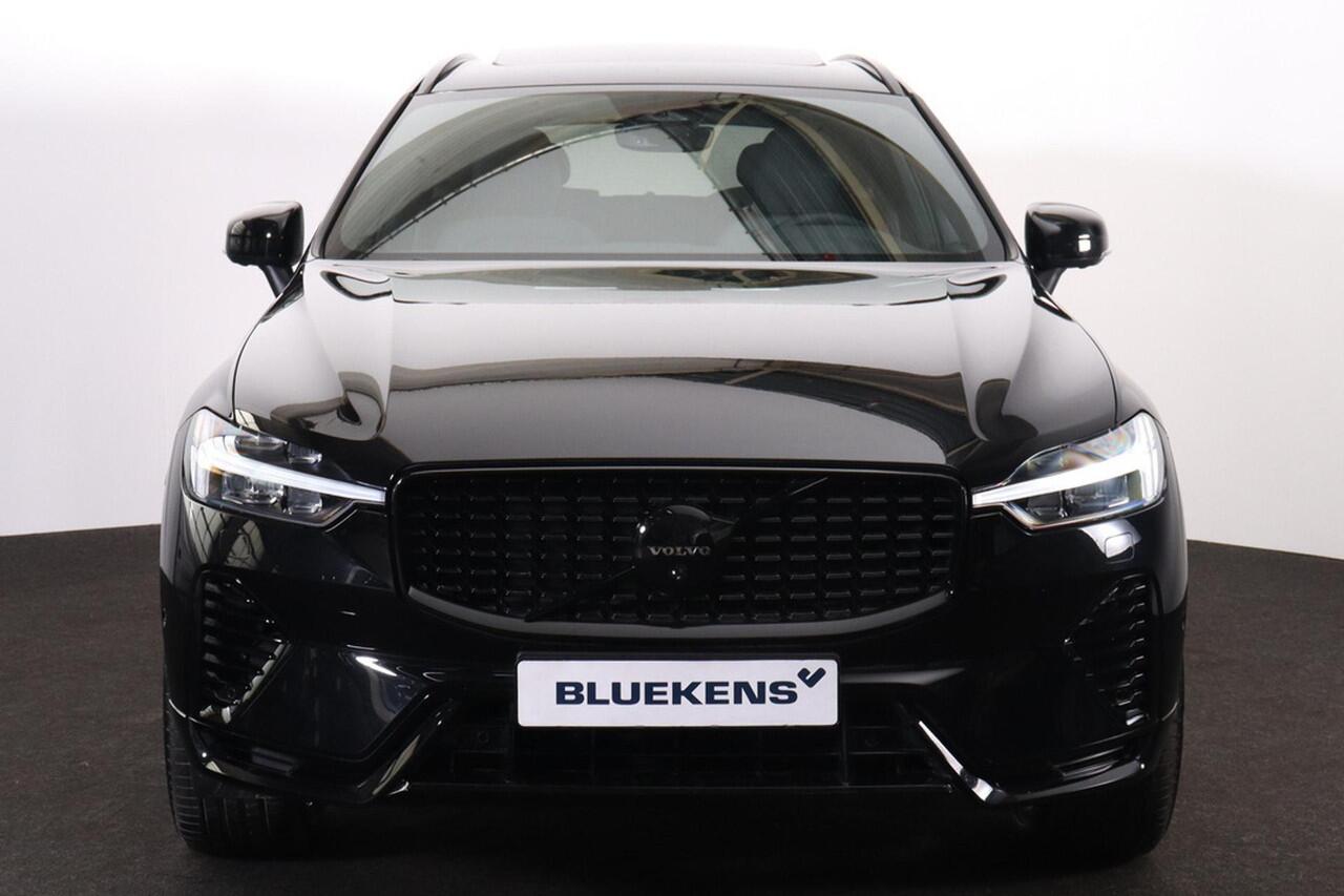 Volvo XC60 T8 Recharge AWD Plus Black Edition - Panorama/schuifdak - IntelliSafe Assist & Surround - 360º Camera - Harman/Kardon audio - Adaptieve LED koplampen - Verwarmde voorstoelen, stuur & achterbank - Parkeersensoren voor & achter - Elektr. bedienb. voorstoele
