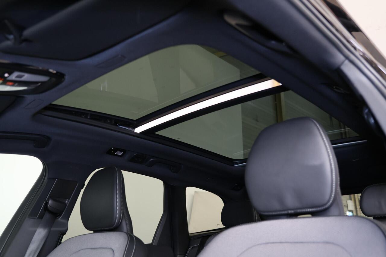 Volvo XC60 T8 Recharge AWD Plus Black Edition - Panorama/schuifdak - IntelliSafe Assist & Surround - 360º Camera - Harman/Kardon audio - Adaptieve LED koplampen - Verwarmde voorstoelen, stuur & achterbank - Parkeersensoren voor & achter - Elektr. bedienb. voorstoele