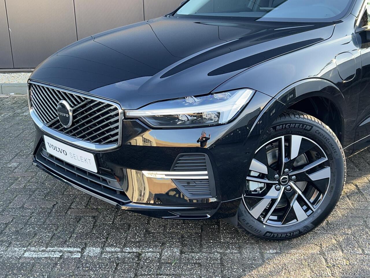 Volvo XC60 2.0 T6 Plug-in hybrid AWD Essential / Driver assist / 19 inch / Stoelverwarming / Stuurverwarming / Park assist voor- en achter / All-season banden