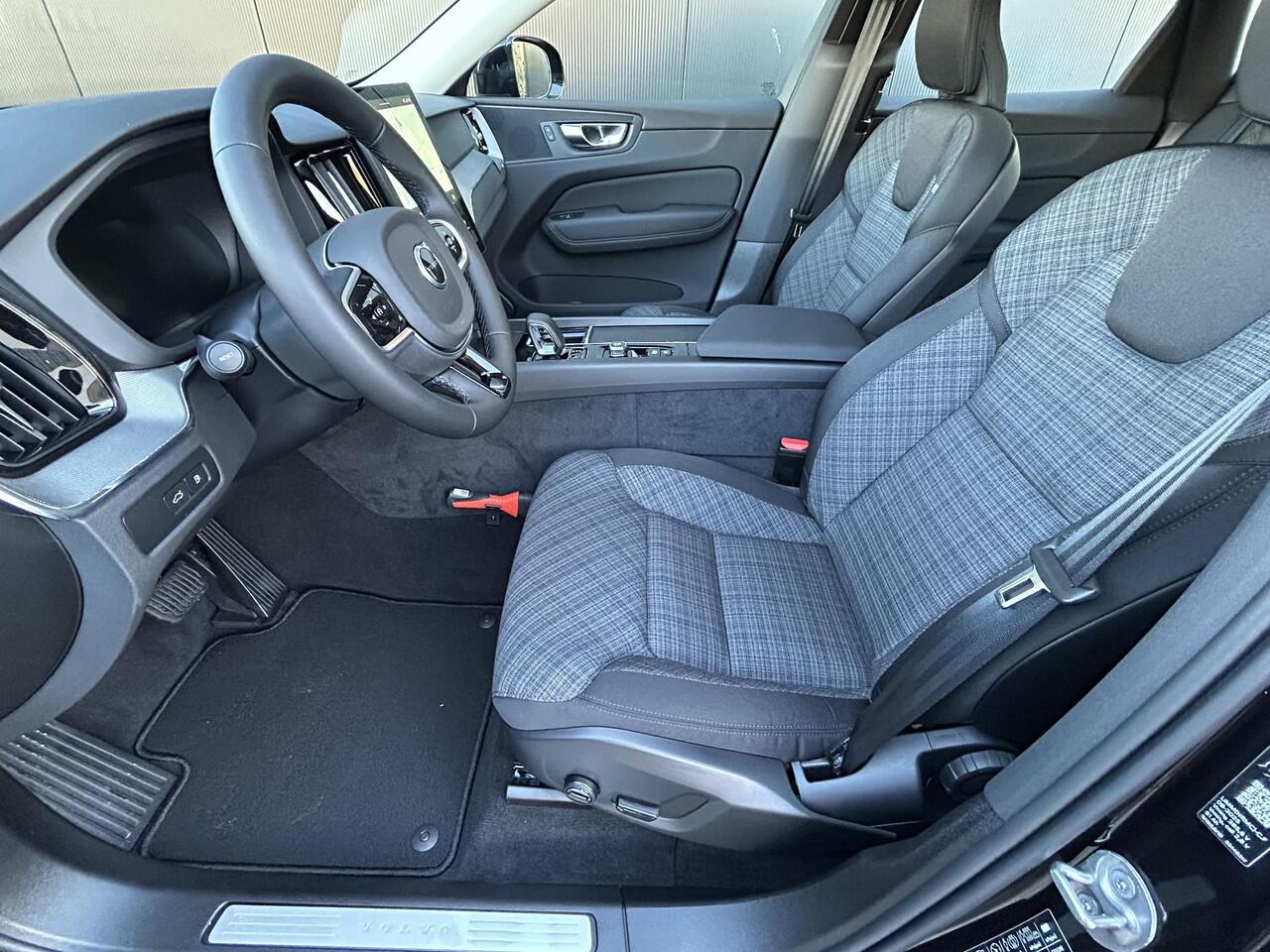 Volvo XC60 2.0 T6 Plug-in hybrid AWD Essential / Driver assist / 19 inch / Stoelverwarming / Stuurverwarming / Park assist voor- en achter / All-season banden