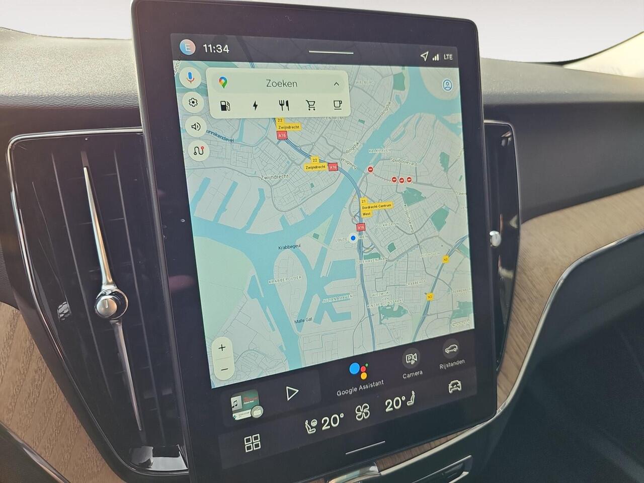 Volvo XC60 2.0 T6 Plug-in hybrid AWD Plus Dark | Panorama dak | Harman/Kardon | Head-up Display | 360 graden camera |