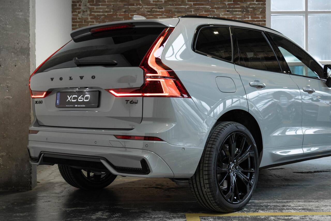 Volvo XC60 2.0 T6 Plug-in hybrid AWD Plus Black Edition | Luchtvering | 360º Camera | Schuif/Kantel-Panoramadak | Head-Up Display | 21" Lichtmetalen Wielen | Donkergetint Glas |