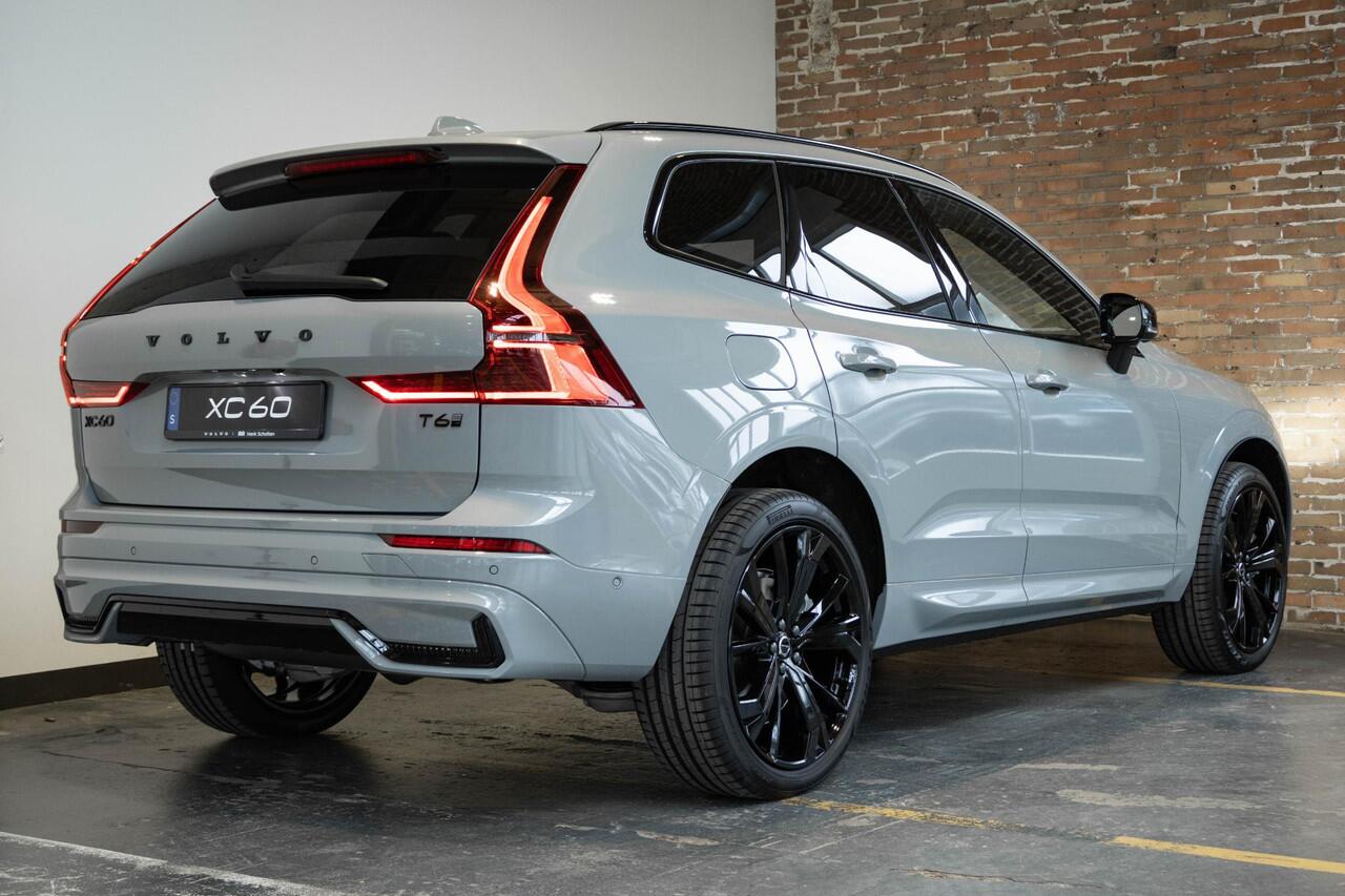 Volvo XC60 2.0 T6 Plug-in hybrid AWD Plus Black Edition | Luchtvering | 360º Camera | Schuif/Kantel-Panoramadak | Head-Up Display | 21" Lichtmetalen Wielen | Donkergetint Glas |