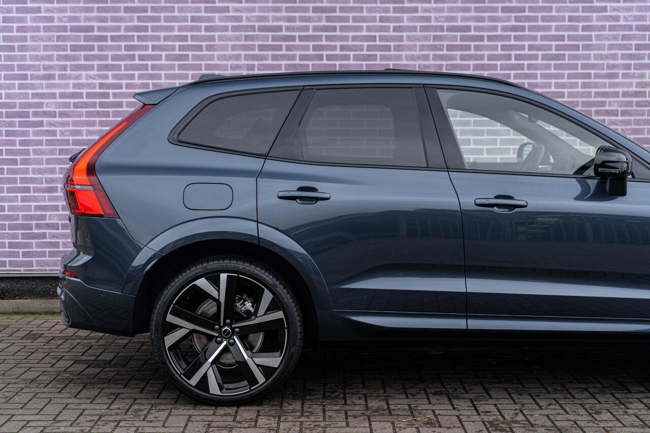 Volvo XC60 T6 Plug-in hybrid AWD Plus Black Edition | Long Range | Google | Panoramadak | 360 Camera | Head-Up Display | Luchtvering | Harman Kardon Audio | 22" lichtmetalen velgen | Elek. Stoelen | Getint Glas | Keyless Entry | Adaptive Cruise Control | Memory | Do