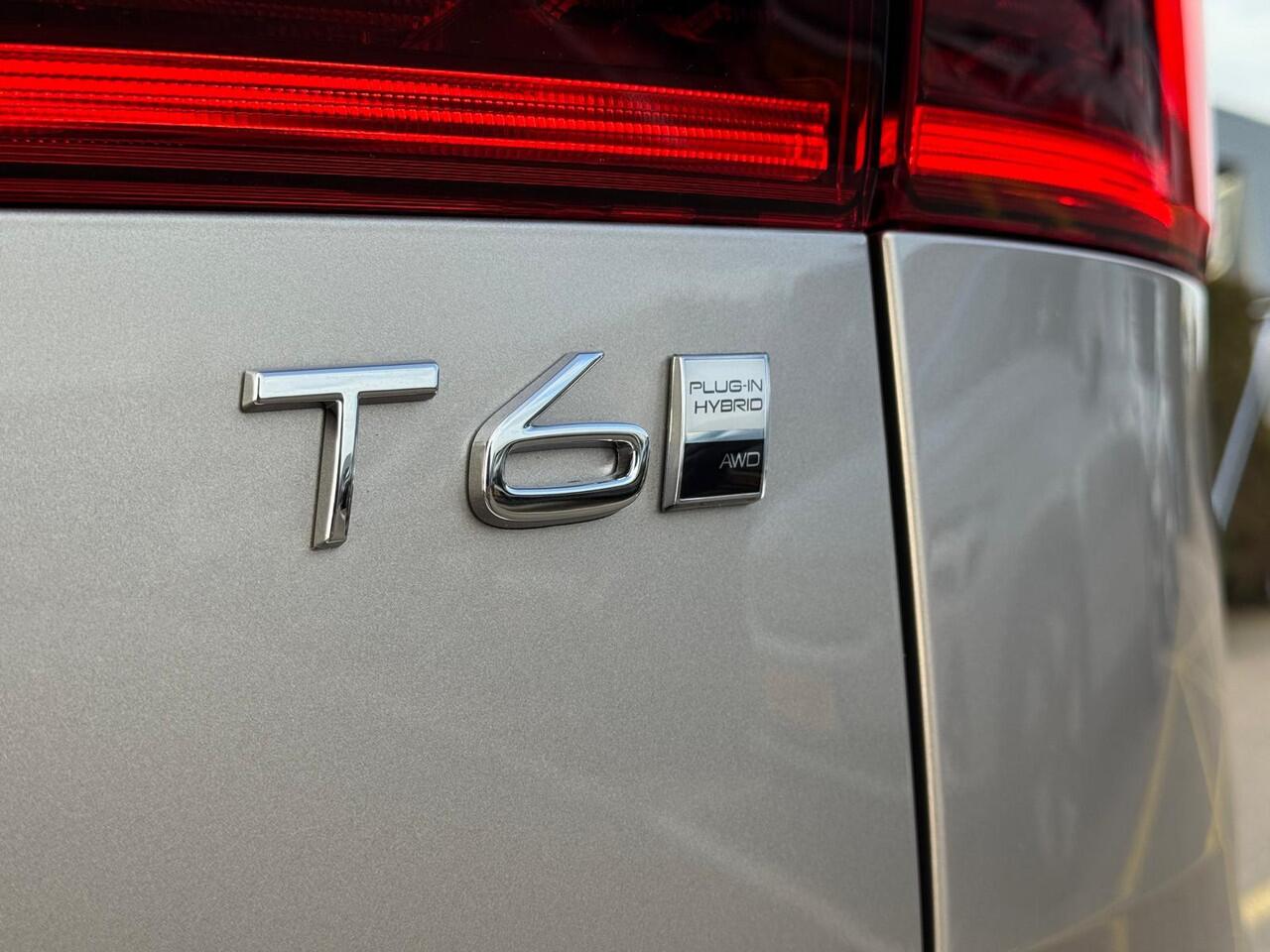 Volvo XC60 XC60 T6 AWD Plug-in Hybrid Plus Dark | Premium Pakket | Harman/Kardon | 22'' |