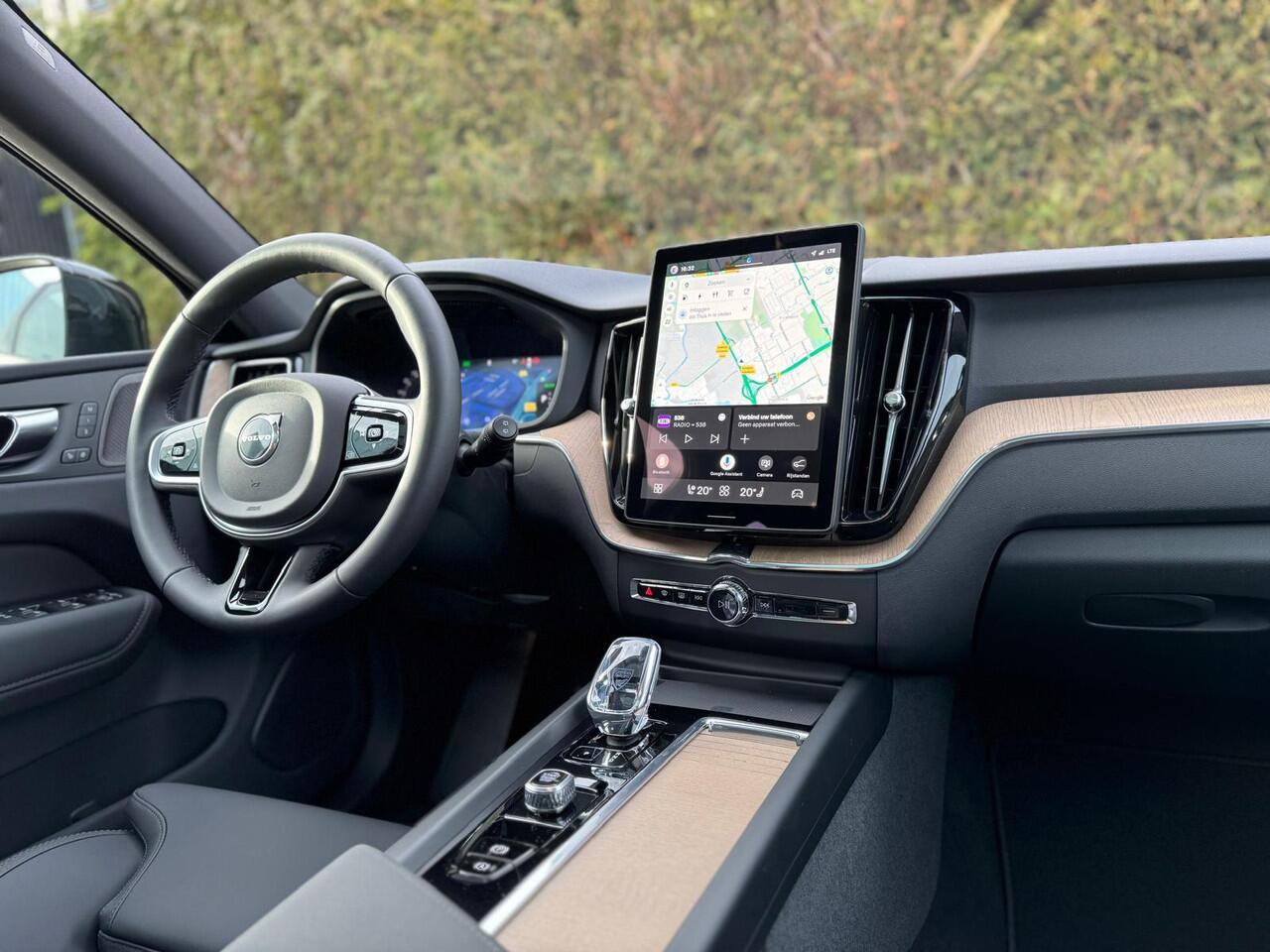 Volvo XC60 XC60 T6 AWD Plug-in Hybrid Plus Dark | Premium Pakket | Harman/Kardon | 22'' |