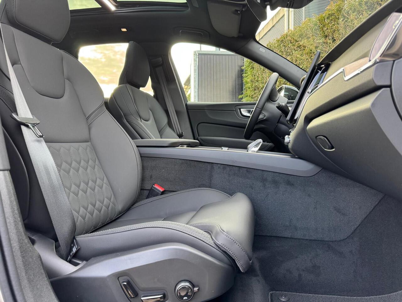 Volvo XC60 XC60 T6 AWD Plug-in Hybrid Plus Dark | Premium Pakket | Harman/Kardon | 22'' |