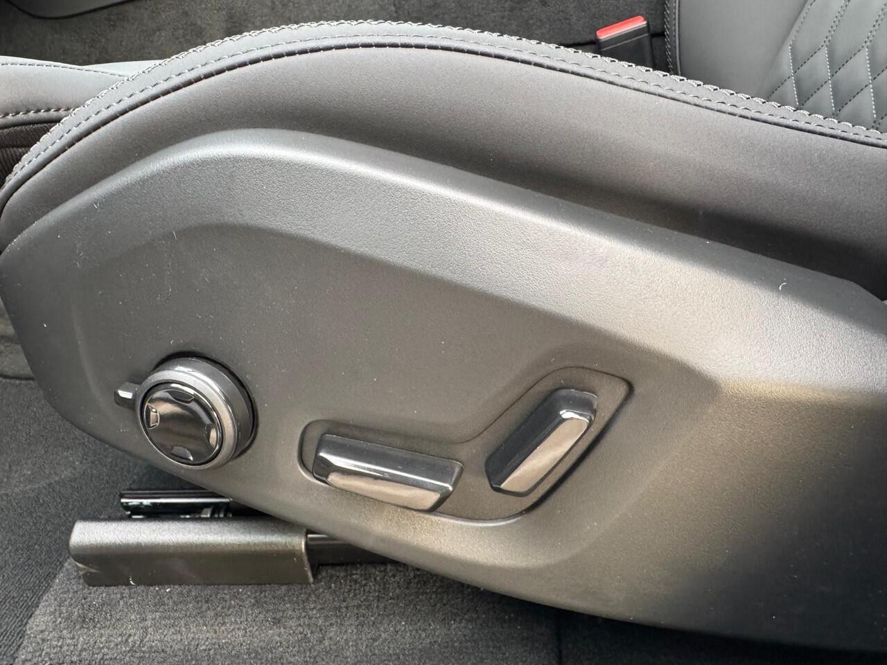 Volvo XC60 XC60 T6 AWD Plug-in Hybrid Plus Dark | Premium Pakket | Harman/Kardon | 22'' |