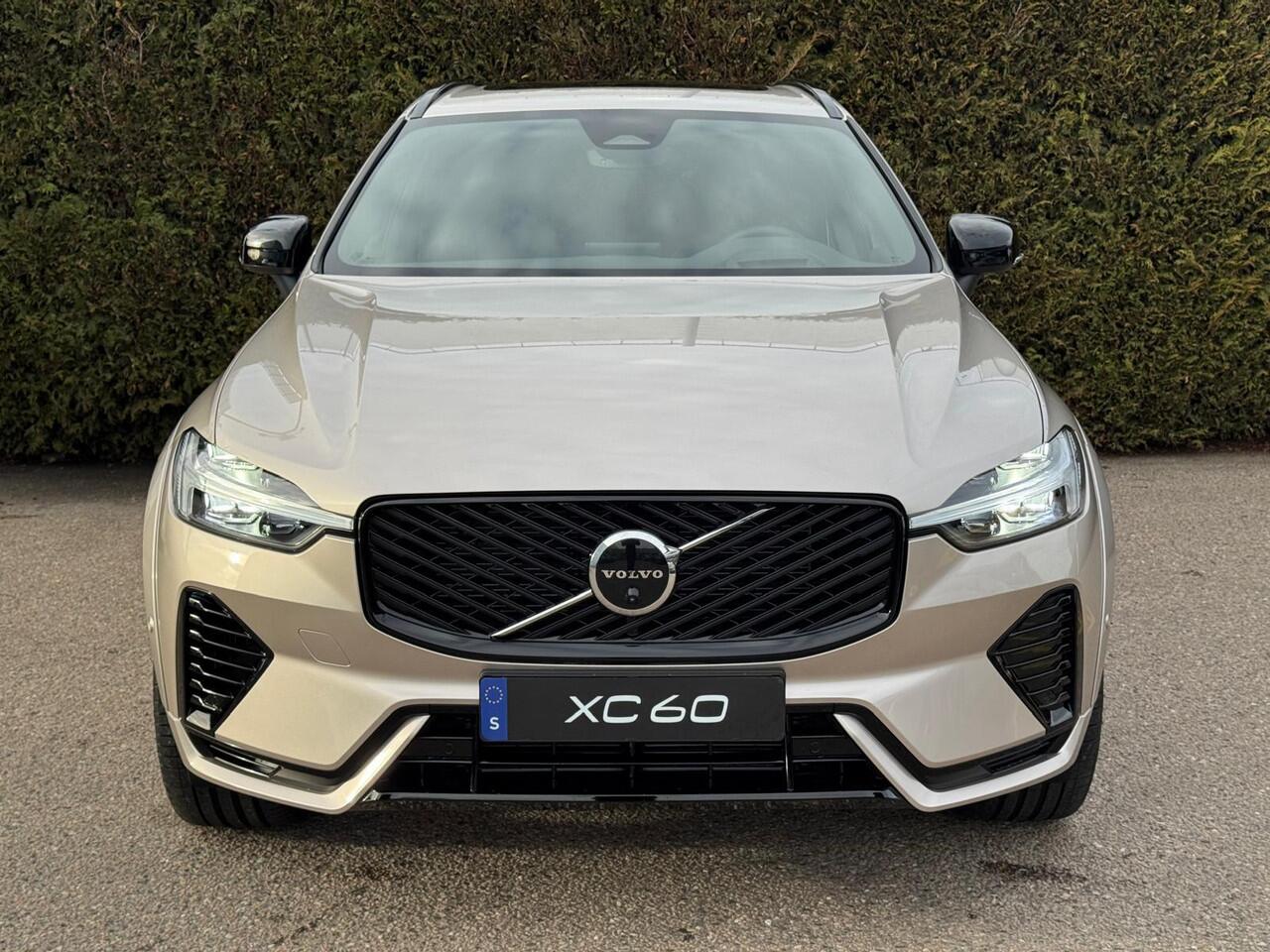 Volvo XC60 XC60 T6 AWD Plug-in Hybrid Plus Dark | Premium Pakket | Harman/Kardon | 22'' |