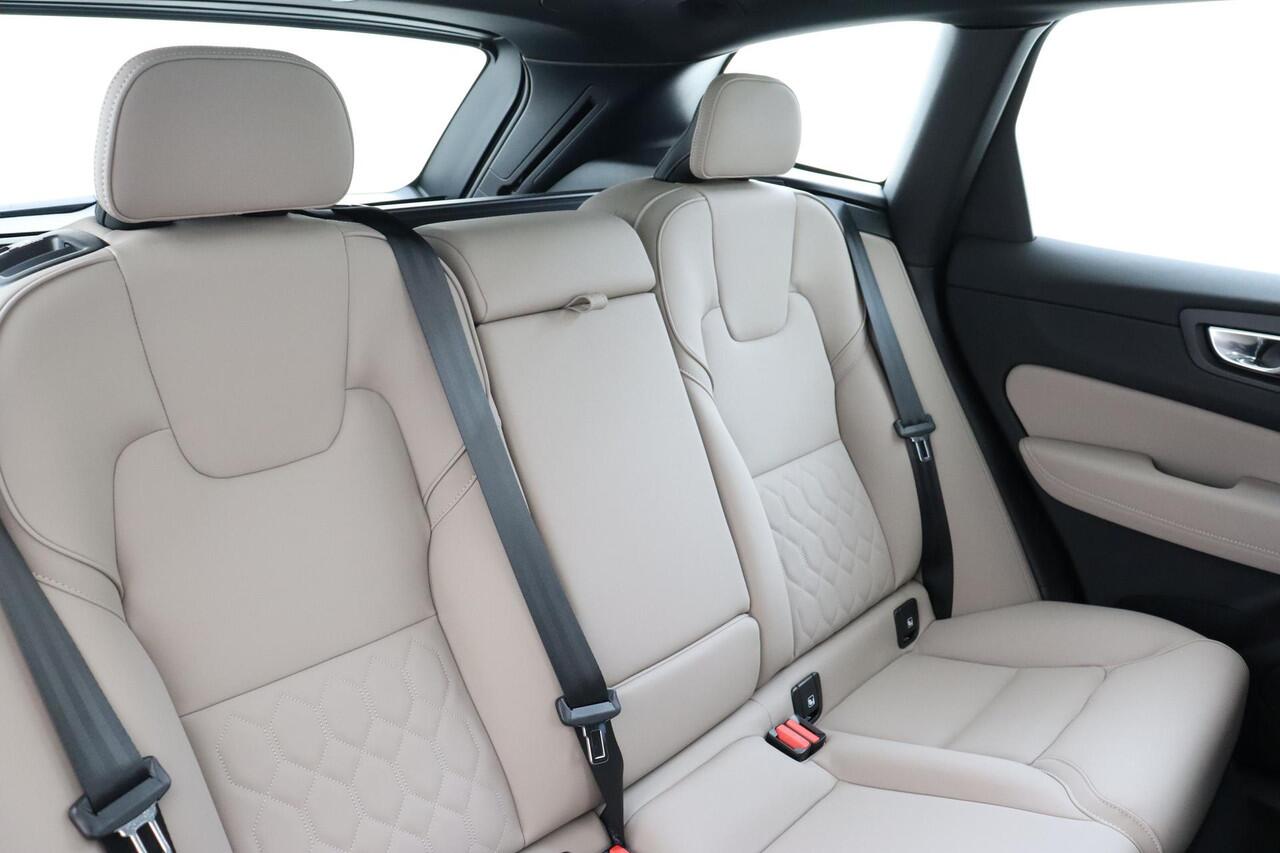 Volvo XC60 T8 PLUG-IN HYBRID AWD ULTRA DARK -PANO.DAK|BOWERS&WILKINS|LUCHTVERING|CARDAMOM|GELAAGD.GLAS|TREKHAAK|22"