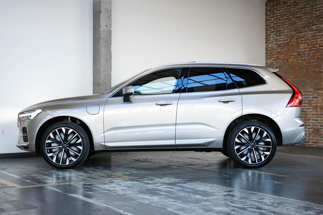 Volvo XC60 2.0 T6 Plug-in hybrid AWD Ultra Bright Adaptive Cruise & Pilot Assist | Panoramisch Schuif/-kanteldak | Harman/Kardon Premium Audio | 360-Camera | Stoel + Stuurwiel verwarming | Elektrische Achterklep | Google Services | Keyless Entry & Start | Extra get