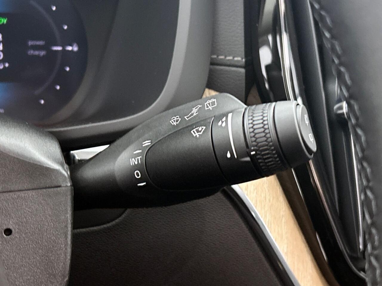 Volvo XC60 2.0 T6 AWD Ultra Dark | Trekhaak | Geventileerde voorstoelen |