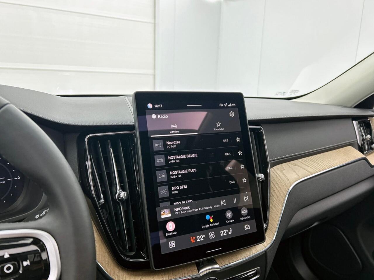 Volvo XC60 2.0 T6 AWD Ultra Dark | Trekhaak | Geventileerde voorstoelen |