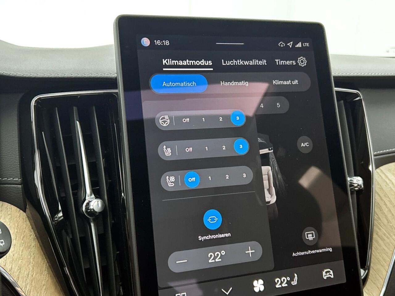 Volvo XC60 2.0 T6 AWD Ultra Dark | Trekhaak | Geventileerde voorstoelen |