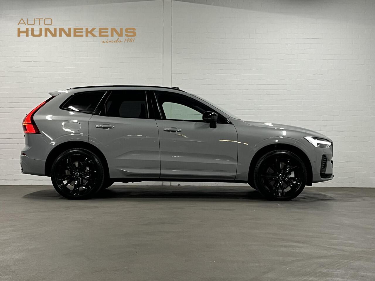 Volvo XC60 T8 PHEV AWD Ultra Black Edition Trekhaak | Bowers & Wilkins | Massage | Open dak | Stoel ventilatie | Stoel-/stuurverwarming | Head-up | 360 camera | *455PK*