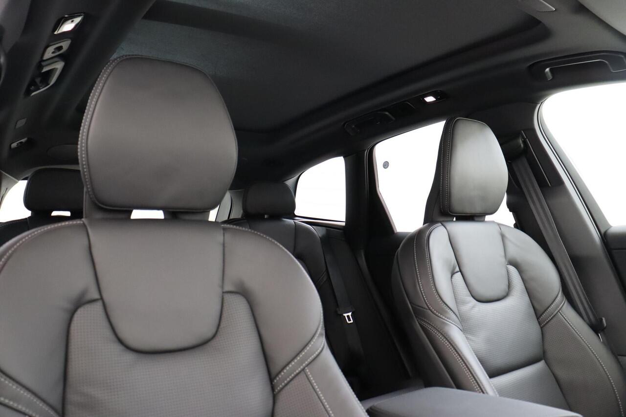 Volvo XC60 II T6 PLUG-IN HYBRID AWD ULTRA DARK BLACK EDITION -PANO.DAK|BOWERS&WILKINS|GEVENT.LEDER+MASSAGE|LUCHTVERING|360°CAM|HEAD-UP DISP.|GELAAGD.GLAS|22"