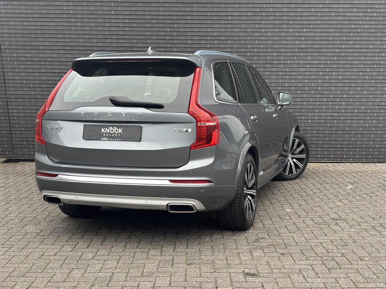 Volvo XC90 2.0 T8 Twin Engine AWD Inscription Automaat / 7 Persoons / Panoramadak / Harman Kardon / Comfortstoelen / Trekhaak / 20 Inch / Stoelverwarming / Achteruitrijcamera / LED / Elektrisch Verstelbare Stoelen