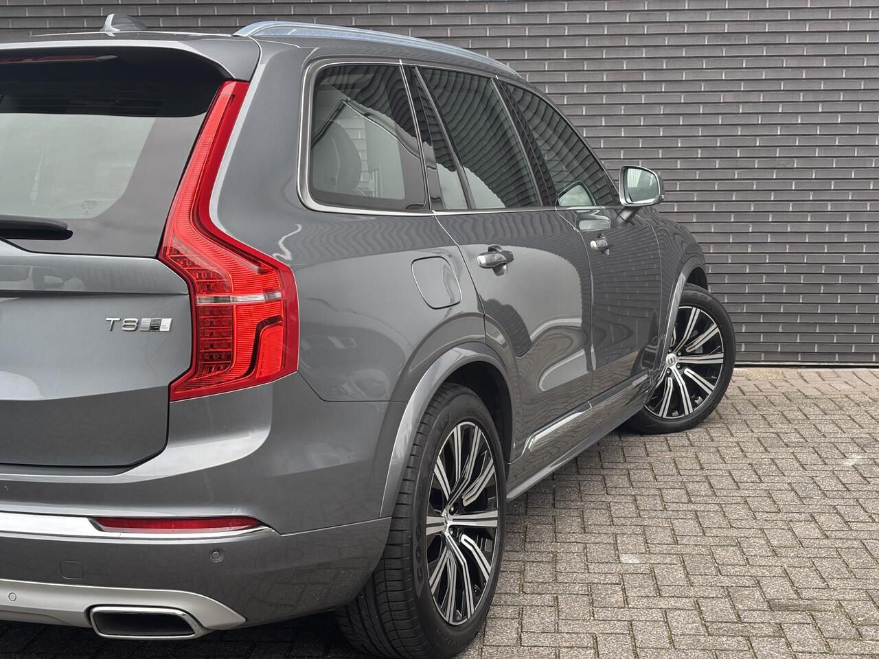Volvo XC90 2.0 T8 Twin Engine AWD Inscription Automaat / 7 Persoons / Panoramadak / Harman Kardon / Comfortstoelen / Trekhaak / 20 Inch / Stoelverwarming / Achteruitrijcamera / LED / Elektrisch Verstelbare Stoelen