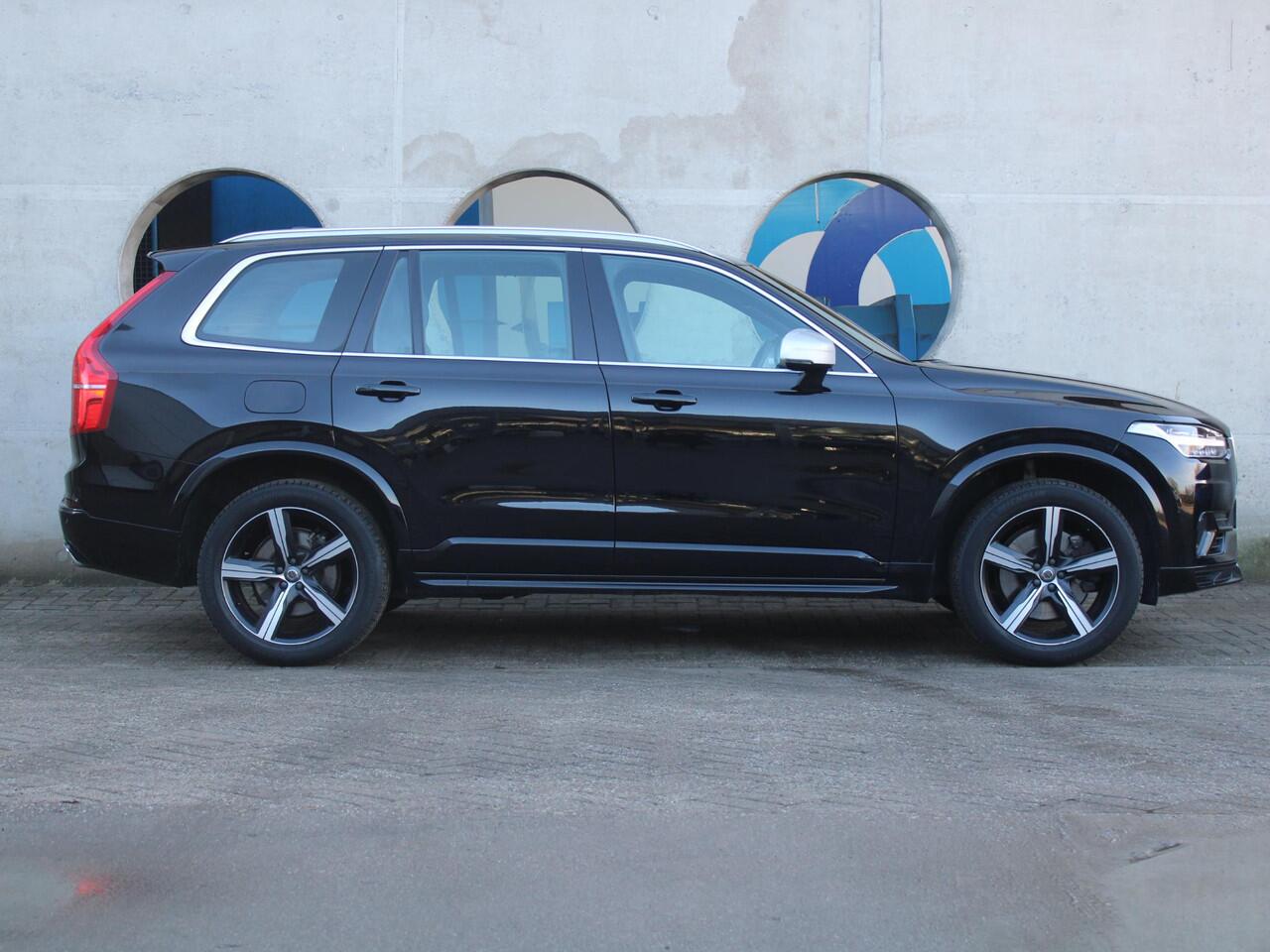 Volvo XC90 2.0 T8 Twin Engine AWD R-Design | SOH 80,6 % | LUCHTVERING | ELEKTRISCH SCHUIFDAK |
