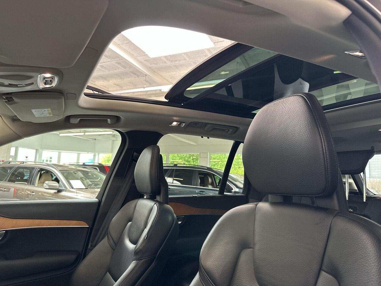 Volvo XC90 2.0 T8 Recharge AWD Inscription Pano dak, trekhaak, BTW auto....