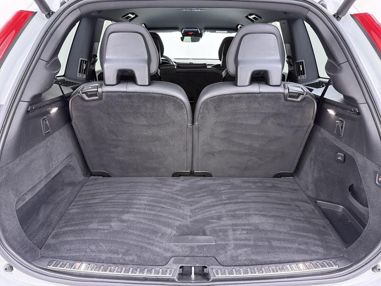 Volvo XC90 2.0 T8 Twin Engine AWD R-Design Trekhaak/22Inch/BLIS etc.