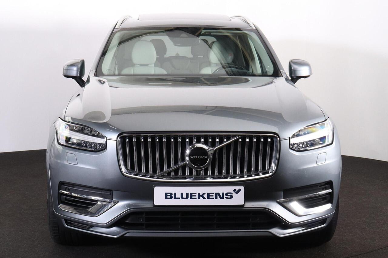 Volvo XC90 T8 Recharge AWD Inscription Intro Edition - Luchtvering - Panorama/schuifdak - IntelliSafe Assist & Surround - 360º camera - Bowers & Wilkins audio - Adaptieve LED koplampen - Verwarmde voorstoelen, stuur & achterbank - Parkeersensoren voor & achter - Ele