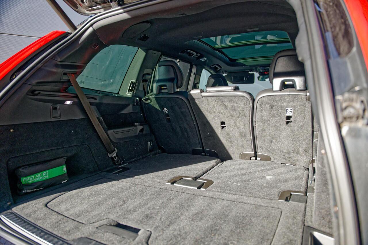 Volvo XC90 2.0 T8 Recharge AWD R-Design Luchtvering, Panoramadak, 360 Camera, Trekhaak, enz