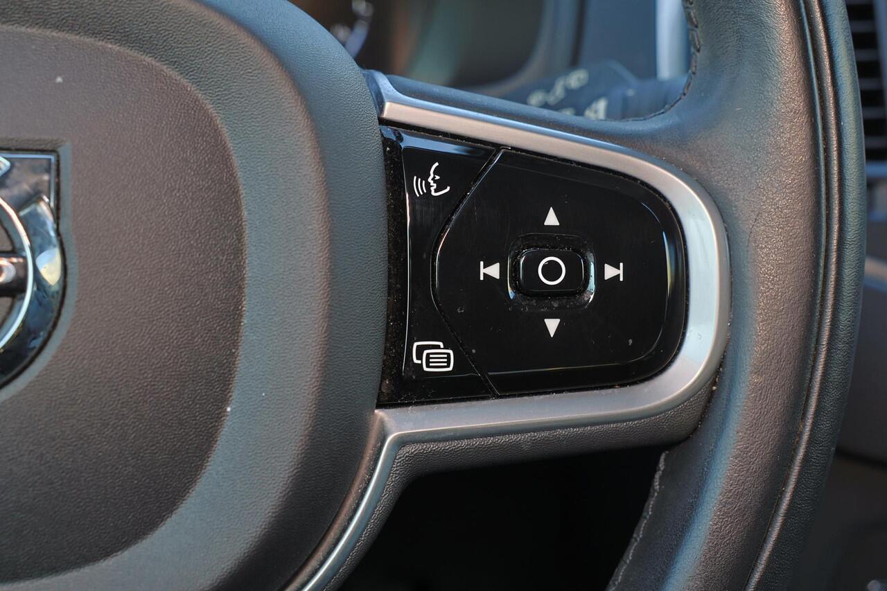Volvo XC90 T8 Recharge AWD Inscription Expression - IntelliSafe Assist & Surround - Parkeercamera achter - Verwarmde voorstoelen & stuur - Parkeersensoren voor & achter - Elektr. bedienb. voorstoelen met geheugen - Draadloze tel. lader - Extra getint glas - Elektr. 