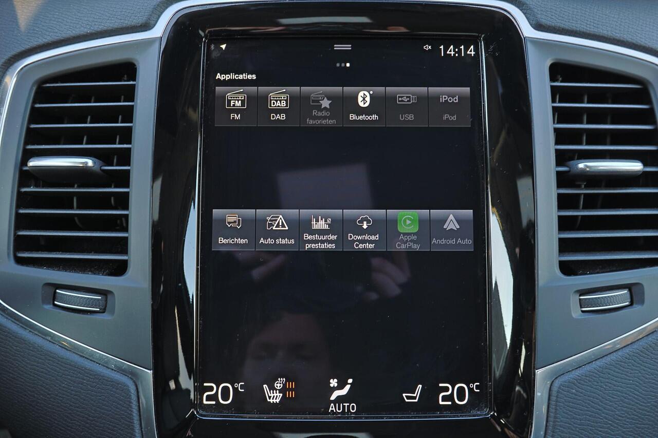 Volvo XC90 T8 Recharge AWD Inscription Expression - IntelliSafe Assist & Surround - Parkeercamera achter - Verwarmde voorstoelen & stuur - Parkeersensoren voor & achter - Elektr. bedienb. voorstoelen met geheugen - Draadloze tel. lader - Extra getint glas - Elektr. 