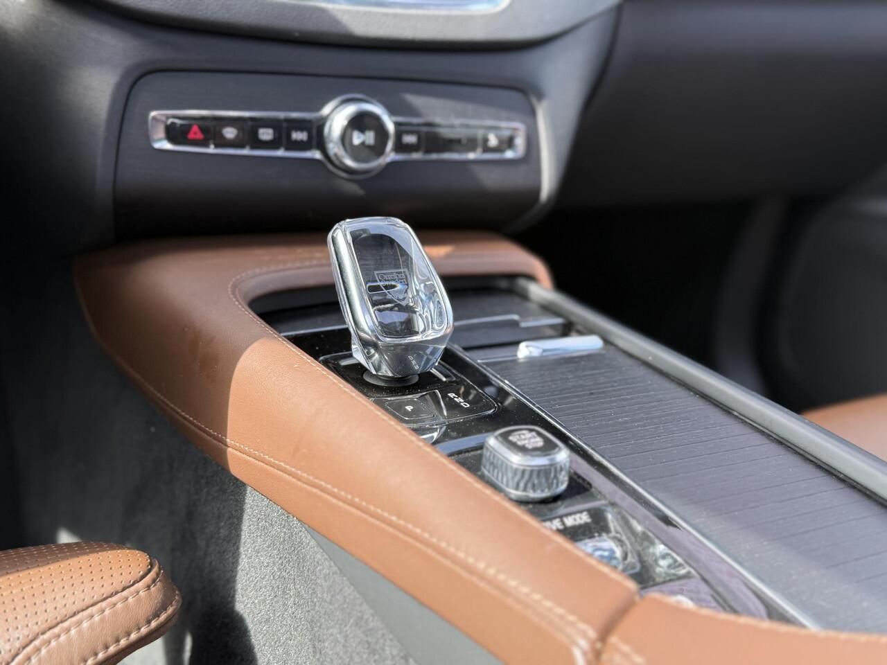 Volvo XC90 2.0 T8 Recharge AWD Inscription | Luchtvering | Massage | Harman/Kardon | Adaptieve cruise | 360° Camera | Standkachel | HUD | Schuif/kantel Panoramadak | Stoelverwarming V+A | Stuurverwarming | Stoelventilatie |