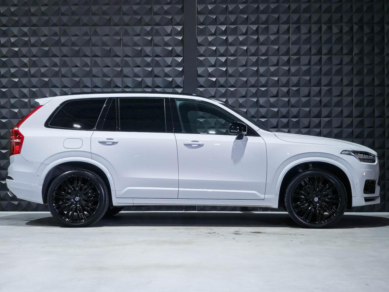Volvo XC90 2.0 T8 LONG RANGE R-Design 1e eig. | dealer oh. | PANO | Topv. | Massage | 22" | H&K | Trekh. | BLIS |