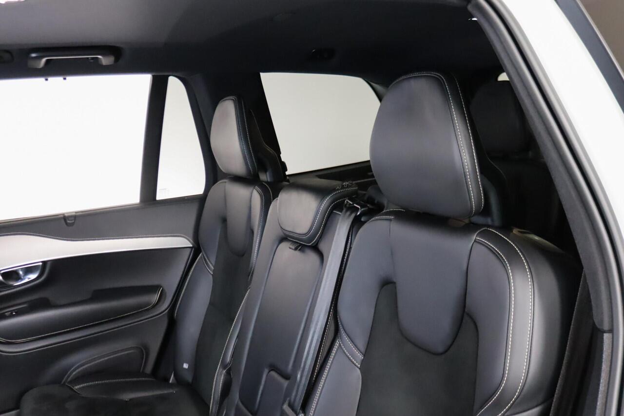 Volvo XC90 2.0 T8 Recharge AWD Plus Dark, 455PK, Longrange, Trekhaak draaibaar, Pilot Assist, Zeer nette auto!