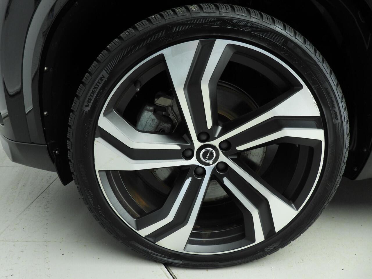 Volvo XC90 2.0 T8 Recharge AWD R-Design 7 zits | Bowers & Wilkins | Trekhaak | Luchtvering | 22"