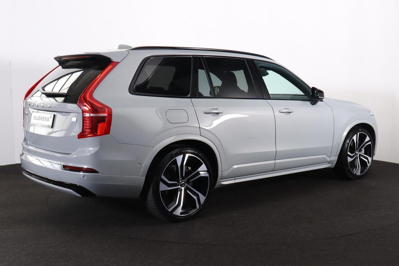 Volvo XC90 T8 Recharge AWD Ultimate Dark - LONG RANGE - Luchtvering - Panorama/schuifdak - IntelliSafe Assist & Surround - 360º Camera - Adaptieve LED koplampen - Verwarmde voorstoelen, stuur & achterbank - Parkeersensoren voor & achter - Elektr. bedienb. voorstoel