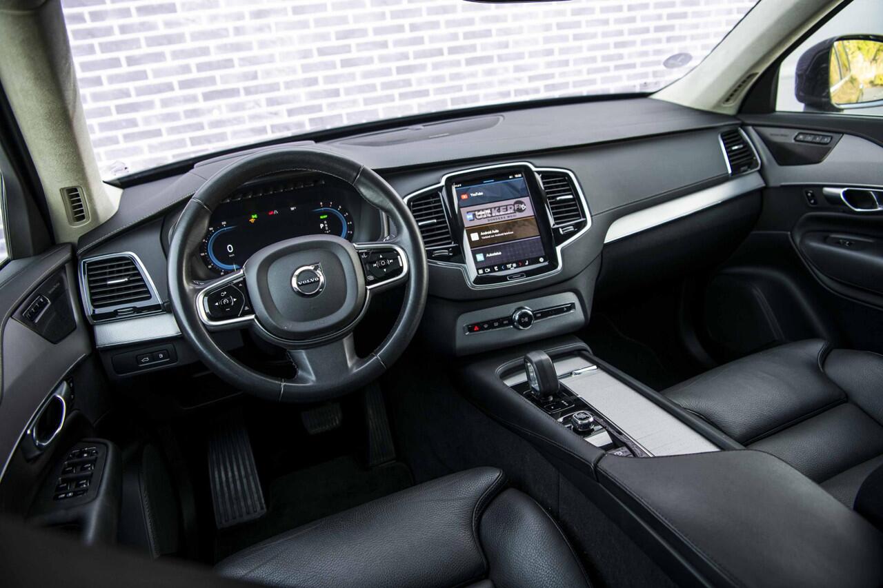 Volvo XC90 2.0 T8 Recharge AWD Ultimate Bright | Long Range | 7 Zits | Luchtvering | Panoramadak | Adaptieve Cruise Control | Trekhaak | 360° Parkeercamera | Harman Kardon Audio | Head-Up Display | Stoel-/Stuurverwarming |