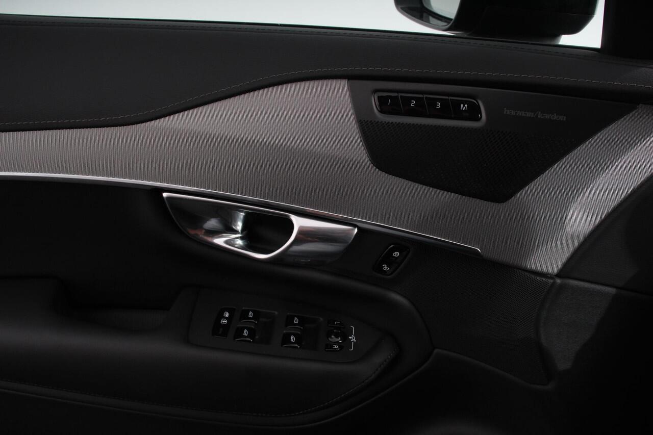 Volvo XC90 2.0 T8 Recharge AWD Ultimate Dark Leder Panorama-schuifdak Navigatie Harman Kardon Elektrisch bedienbare achterklep Camera