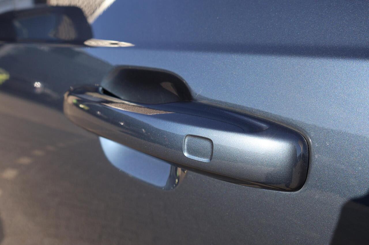 Volvo XC90 T8 Recharge AWD Ultimate Dark | Bowers & Wilkins | Luchtvering | Alcantara hemel