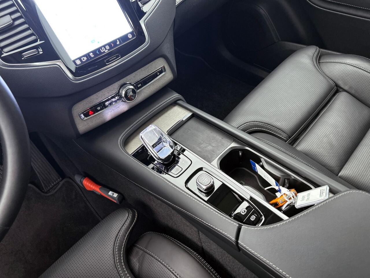 Volvo XC90 2.0 T8 AWD Ultimate Dark | Leder | Panorama dak | BLIS |