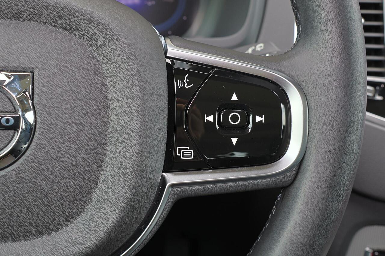 Volvo XC90 T8 Recharge AWD Ultra Bright - LONG RANGE - Panorama/schuifdak - IntelliSafe Assist & Surround - Harman/Kardon audio - Adaptieve LED koplampen - Parkeercamera achter - Verwarmde voorstoelen, stuur & achterbank - Parkeersensoren voor & achter - Elektr. bed