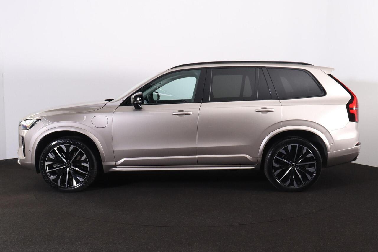 Volvo XC90 T8 Recharge AWD Plus Dark - LONG RANGE - Panorama/schuifdak - IntelliSafe Assist & Surround - 360º Camera - Harman/Kardon audio - Verwarmde voorstoelen, stuur & achterbank - Parkeersensoren voor & achter - Elektr. bedienb. voorstoelen met geheugen - Draad