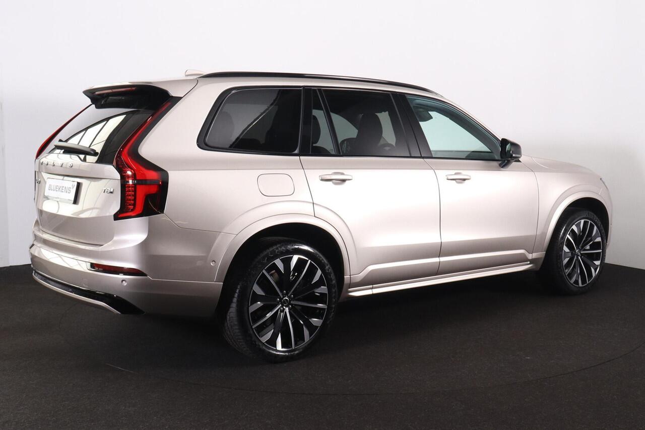 Volvo XC90 T8 Recharge AWD Plus Dark - LONG RANGE - Panorama/schuifdak - IntelliSafe Assist & Surround - 360º Camera - Harman/Kardon audio - Verwarmde voorstoelen, stuur & achterbank - Parkeersensoren voor & achter - Elektr. bedienb. voorstoelen met geheugen - Draad