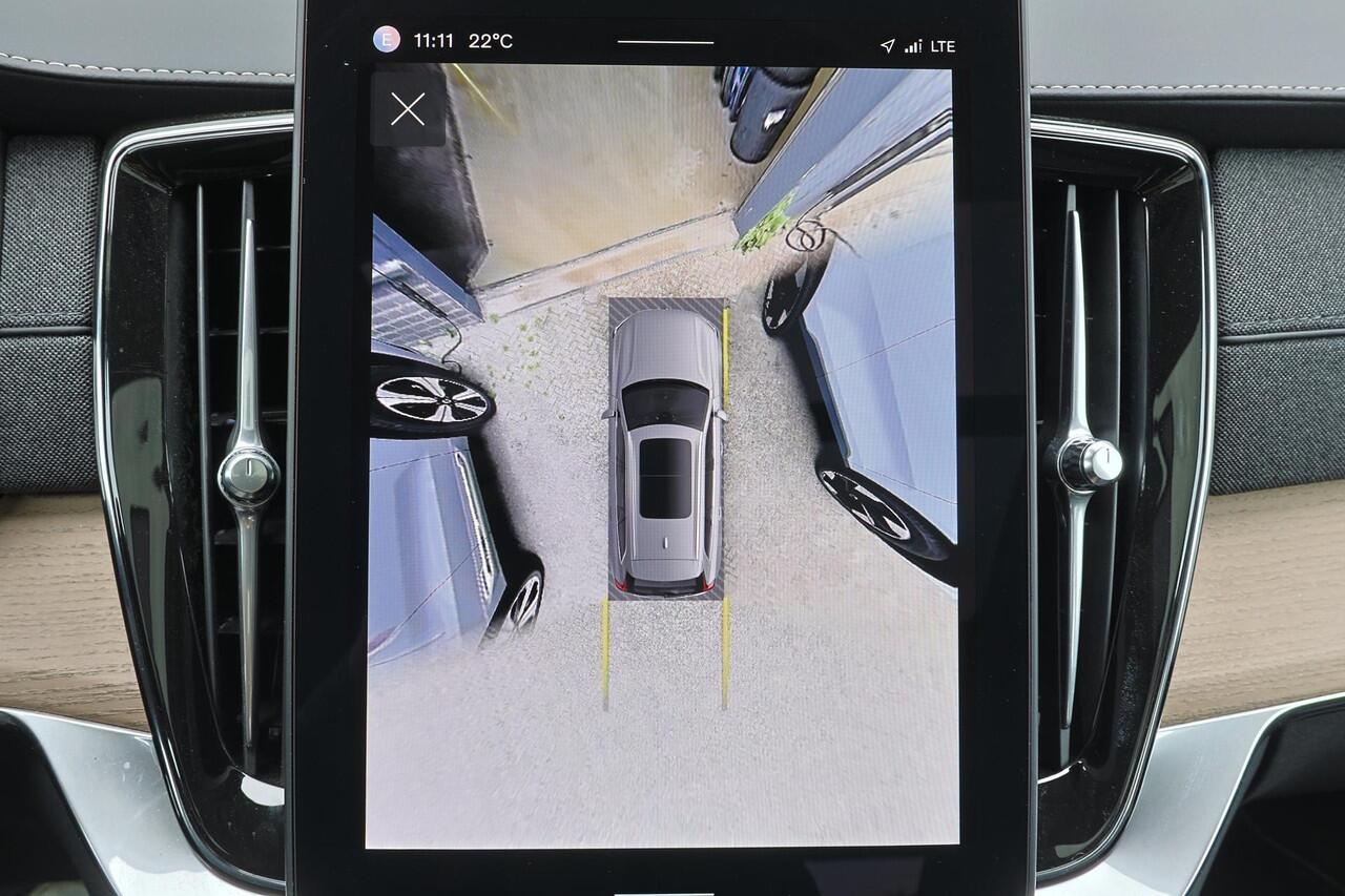 Volvo XC90 T8 Recharge AWD Plus Dark - LONG RANGE - Panorama/schuifdak - IntelliSafe Assist & Surround - 360º Camera - Harman/Kardon audio - Verwarmde voorstoelen, stuur & achterbank - Parkeersensoren voor & achter - Elektr. bedienb. voorstoelen met geheugen - Draad