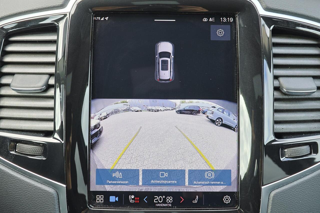 Volvo XC90 T8 Recharge AWD Plus Dark - LONG RANGE - IntelliSafe Assist & Surround - Harman/Kardon audio - Adaptieve LED koplampen - Parkeercamera achter - Verwarmde voorstoelen, stuur & achterbank - Parkeersensoren voor & achter - Elektr. bedienb. voorstoelen met ge