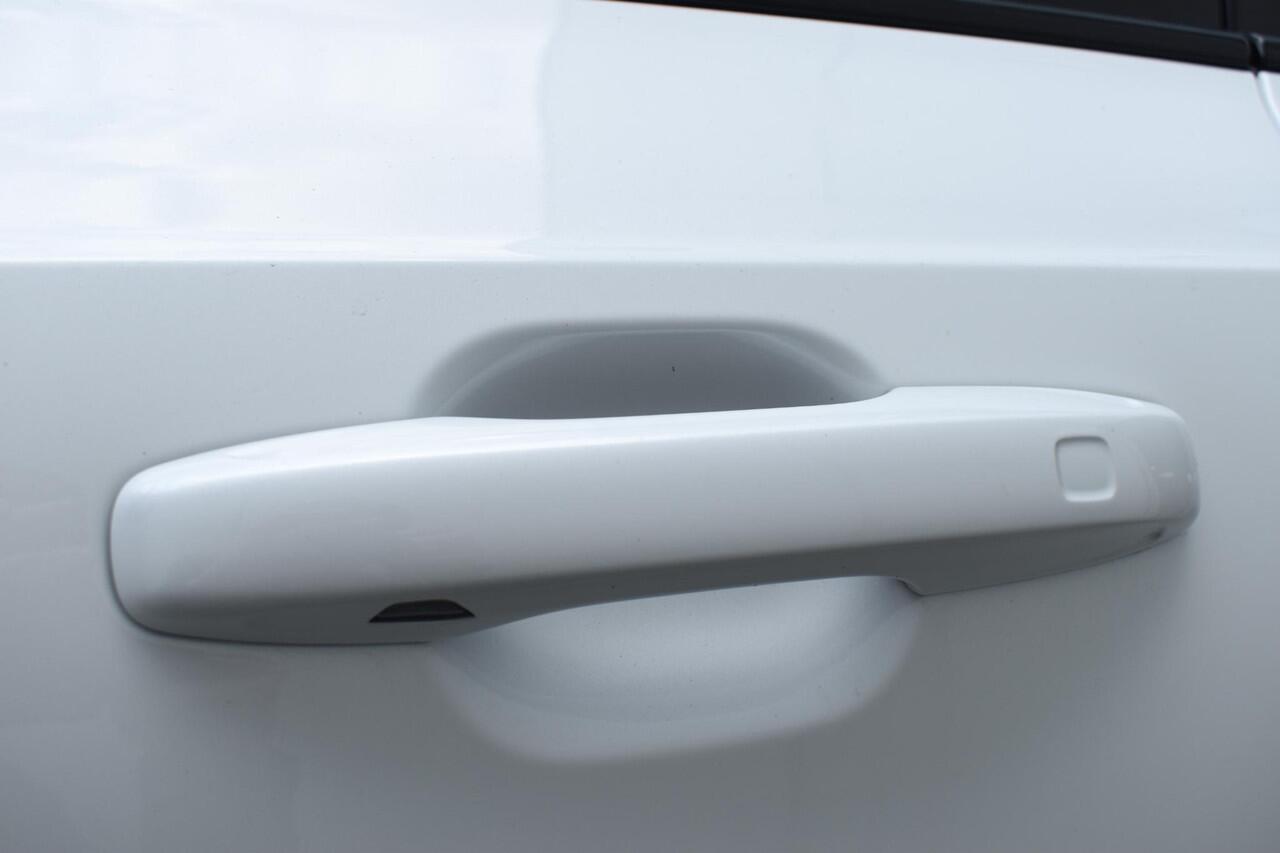 Volvo XC90 T8 455PK Automaat Plug-in hybrid AWD Ultimate Dark / Bowers & Wilkins / Luchtvering / Head Up Display / 360 Camera / Massagestoelen / Gelaagde Zijruiten / Trekhaak /