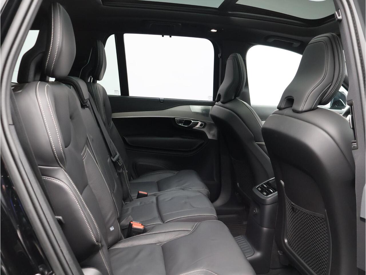 Volvo XC90 2.0 T8 Recharge AWD Ultimate Dark / Trekhaak / Luchtvering / 22"Wielen / B&W Audio / 360 Camera / Head-up Display / Panoramadak / Getint Glas /