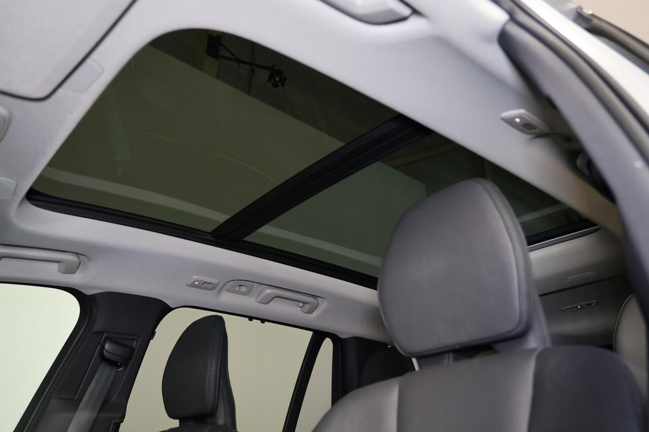 Volvo XC90 T8 Recharge AWD Plus Bright - Panorama/schuifdak - IntelliSafe Assist & Surround - 360º Camera - Harman/Kardon audio - Adaptieve LED koplampen - Verwarmde voorstoelen, stuur & achterbank - Parkeersensoren voor & achter - Elektr. bedienb. voorstoelen met g