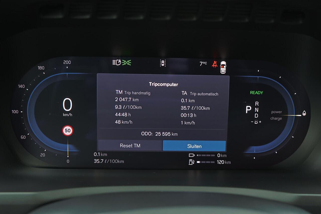 Volvo XC90 T8 Recharge AWD Core Bright - IntelliSafe Assist & Surround - Verwarmde voorstoelen, stuur & achterbank - Parkeersensoren voor & achter - Draadloze tel. lader - High Performance audio- Extra getint glas - 19' LMV