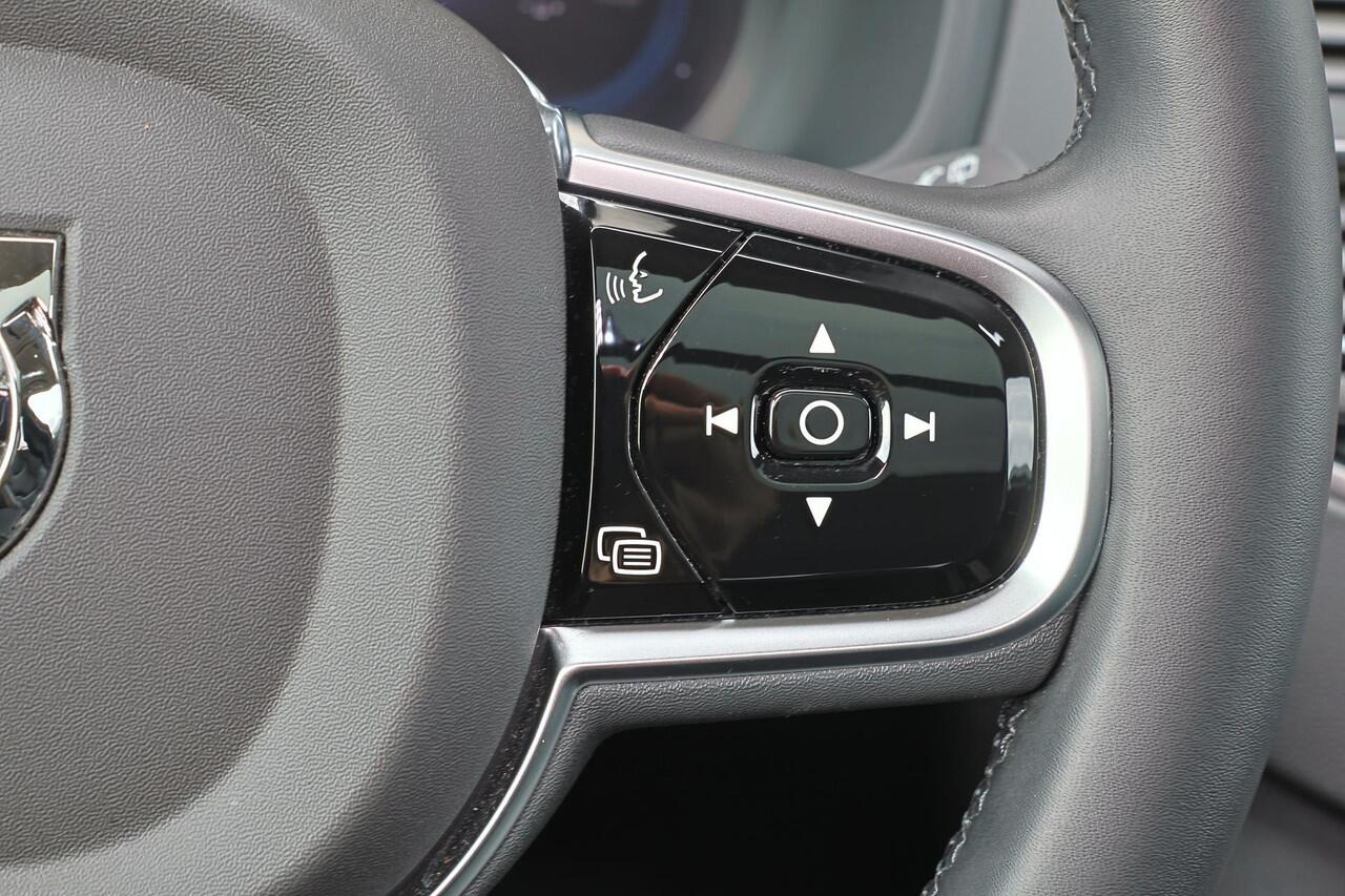 Volvo XC90 T8 Recharge AWD Ultimate Dark - Panorama/schuifdak - IntelliSafe Assist & Surround - 360º Camera - Bowers & Wilkins audio - Adaptieve LED koplampen - Verwarmde voorstoelen, stuur & achterbank - Parkeersensoren voor & achter - Elektr. bedienb. voorstoelen 